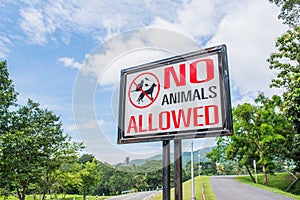 no pets allowed sign in the park