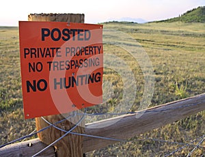 No trespassing no hunting photo