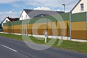 Noise barrier wall