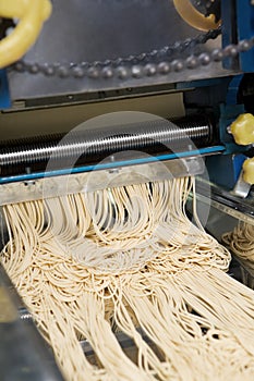 Noodle machine