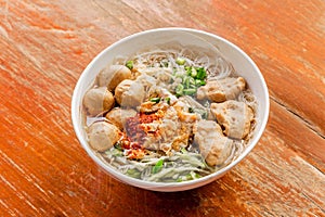 Noodle soup with pork balls