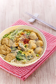 Noodle soup with pork balls