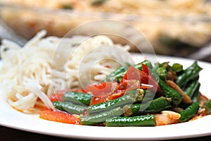 Noodles with curry of yard long bean