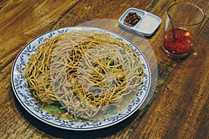 Noodles in Thick Gravy with Seafood