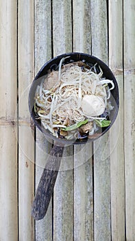 Noodles in thicken pork soup