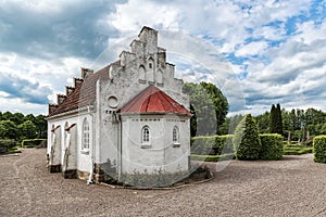 Norra Vrams Graveyard Chapel