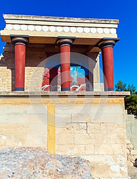 North Entrance with charging bull fresco and red columns, Knossos palace