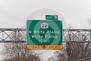 North White Plains and White Plains, New York exit sign