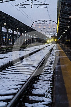 Settentrionale linee ferroviarie stazione durante Freddo un nevoso Bucarest, 2021 