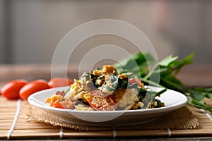 Northern Thai food, Stir fried gurmar leaf (Gymnema inodorum) with egg