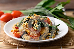 Northern Thai food, Stir fried gurmar leaf (Gymnema inodorum) with egg