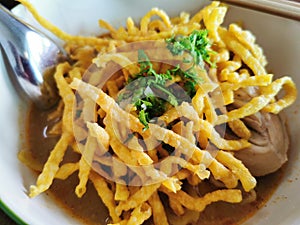 Northern Thai Noodle Curry Soup, khaosoi