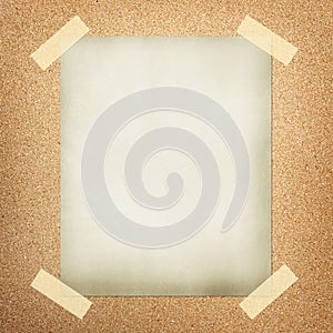 Note paper on cork board