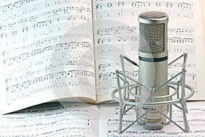 Notes and microphone