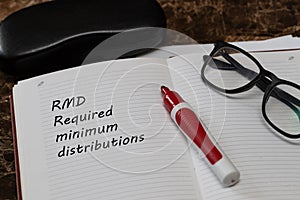 Notes with RMD require minimal distribution on the heading photo