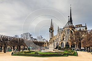 Notre-Dame rear view