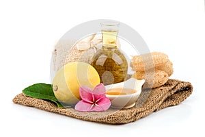 Nourish your skin and hair with lemon, honey and oil