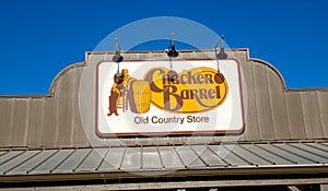 NOV 2, 2023 OCALA, FLORIDA Exterior front exterior facade sign logo for the restaurant chain Cracker Barrel Old Country and gift