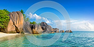 Nse source d'argent beach on la digue island seychelles