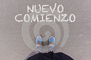 Nuevo comienzo, Spanish text for New Beginning text on asphalt g