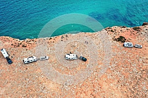 Nullarbor Plains camping on the edge with caravans