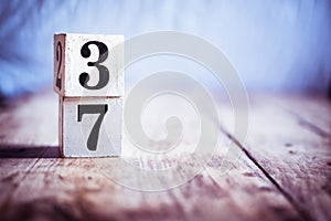 Número 37 treinta Siete tres a Siete una cita aniversario 