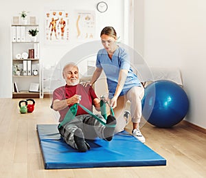 nurse doctor senior care exercise physical therapy exercising help assistence retirement home physiotherapy strech band