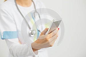 Nurse holding smatphone