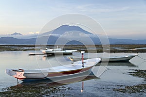 Nusa lembongan boats bali volcano indonesia