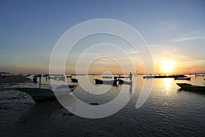 Nusa lembongan sunset boats bali indonesia