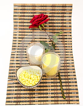 Nutrition foodï¼š milkï¼ŒCorn juice and corn raw m