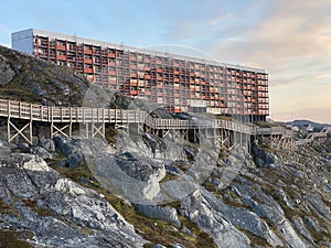 Nuuk, Blok 17 at midnight sun