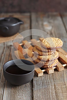 Oat cookies and tea