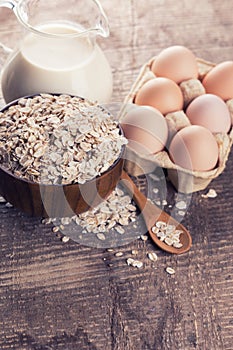 Oat flakes, eggs, milk