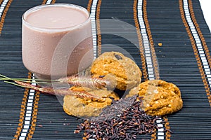 Oat and meal rasin cookies