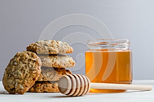 Oatmeal Cookies and Polyfloral Honey