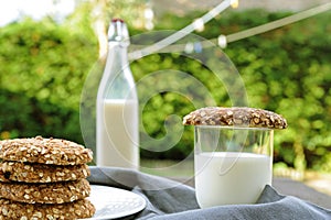 Oaty biscuits with milk