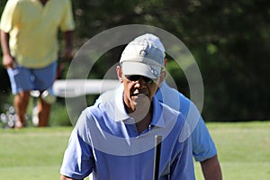 Obama playing golf Hawaii