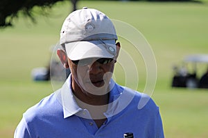Obama playing golf Hawaii