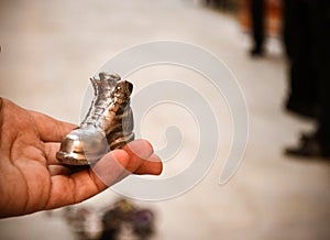 Object in the form of a boot printed on a 3d printer and covered with enamel