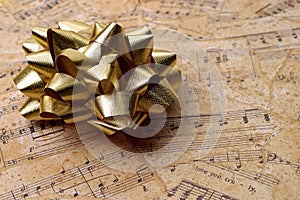 Objects - Golden Musical Gift