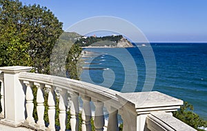 An observation deck with views of the sea and the mountain in the Park Aivazovsky. Paradise Park.