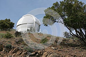 Observatorio prismáticos cúpula 