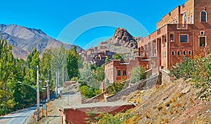 Observe the ancient Abyaneh village