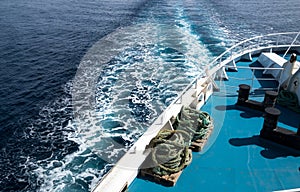 Ocean trail waves of cruise ship .