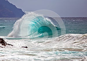 Ocean Wave / Surf / Breaking Wave