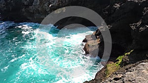 Ocean waves on the reef