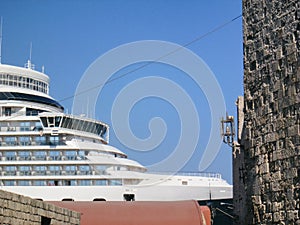 Oceanliner ship