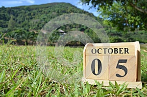 October 05, Country background.