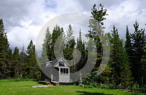 Off grid tiny house in the mountains